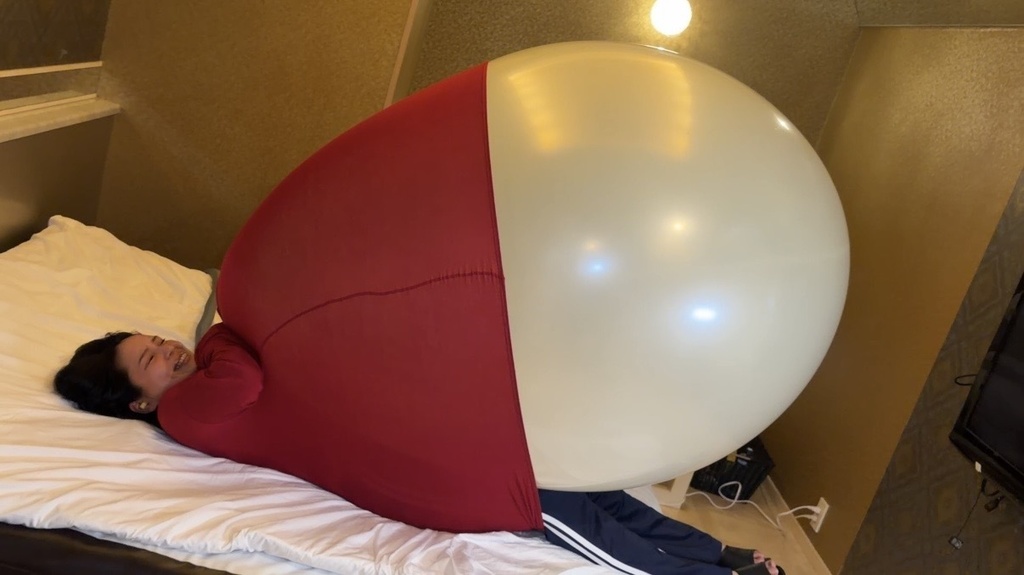風船フェチ撮影に初挑戦した女の子